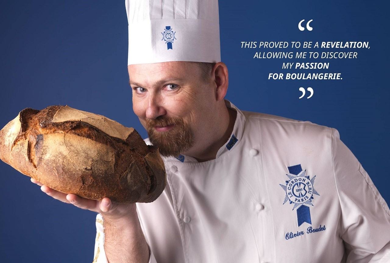 Người dẫn dắt chương trình làm bánh mì tại Le Cordon Bleu – Olivier Boudot