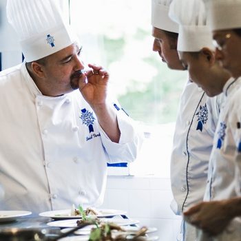 Học ẩm thực với các Master Chef, đầu bếp sao Michelin tại Le Cordon Bleu